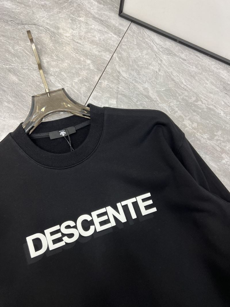 Descente Hoodies